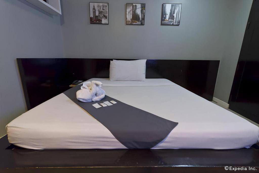 Richmond Plaza Hotel Tabok Kültér fotó