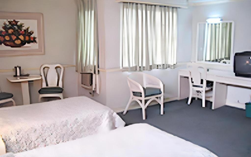 Richmond Plaza Hotel Tabok Kültér fotó
