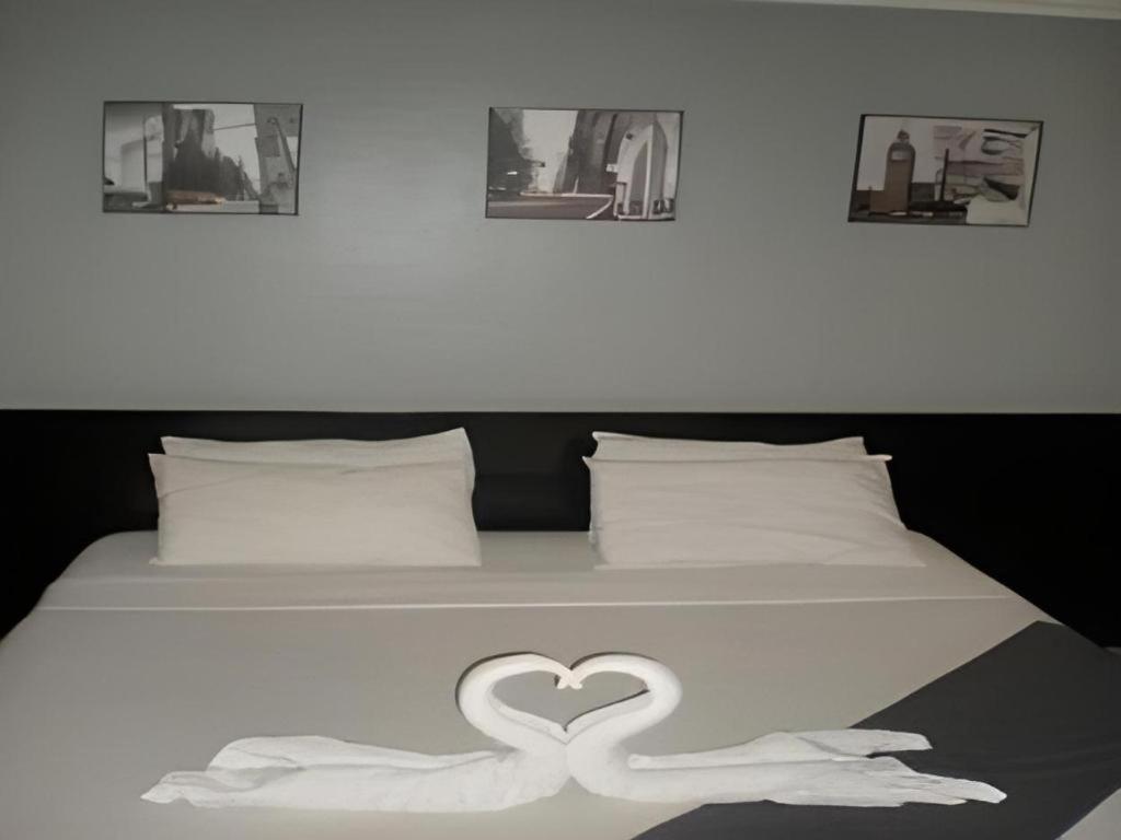 Richmond Plaza Hotel Tabok Kültér fotó