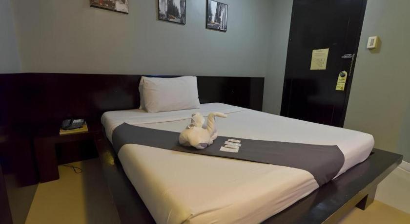 Richmond Plaza Hotel Tabok Kültér fotó