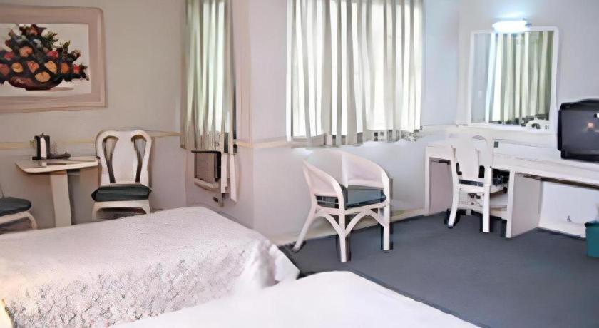 Richmond Plaza Hotel Tabok Kültér fotó